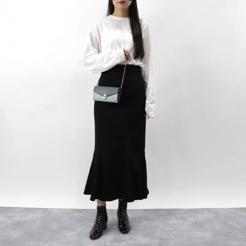 FENDI FFダイヤモンド チェーン付き長財布 グレー×ライトブルー