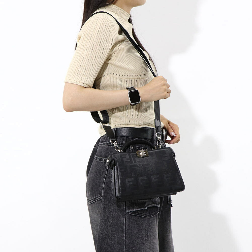 FENDI ショルダーバッグ PEEKABOO ピーカブー ISEEU