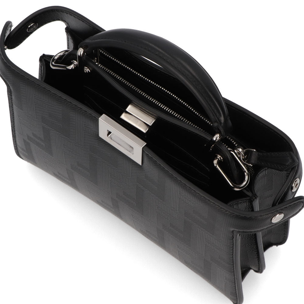 FENDI ショルダーバッグ PEEKABOO ピーカブー ISEEU