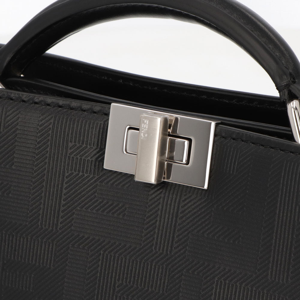 FENDI ショルダーバッグ PEEKABOO ピーカブー ISEEU