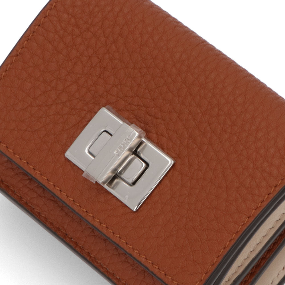 【2025春夏新色】 フェンディ レザー ブラウン レディース ミニ財布 財布 FENDI 小物