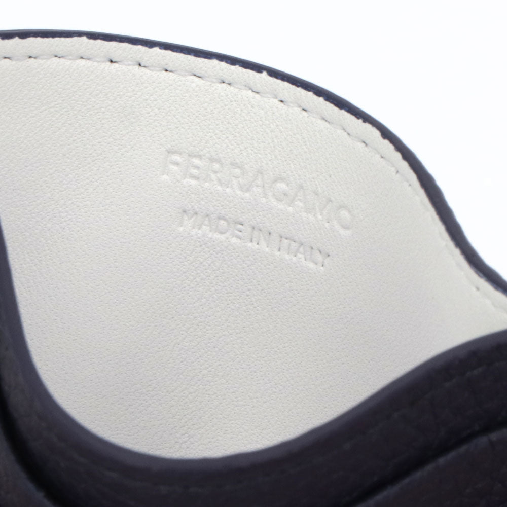 FERRAGAMO カードケース ホワイト×ブラック ロゴ 661261 0770119