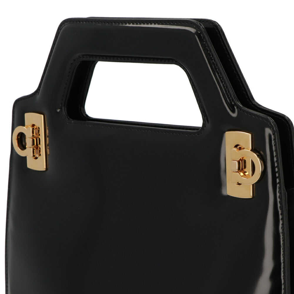 FERRAGAMO ショルダーWANDA ブラック レザー ワンダ ゴールド金具