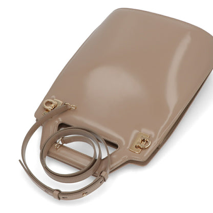 FERRAGAMO ショルダーWANDA ベージュ レザー ワンダ ゴールド金具