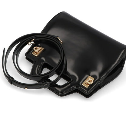 FERRAGAMO ショルダーWANDA ブラック レザー ワンダ ゴールド金具