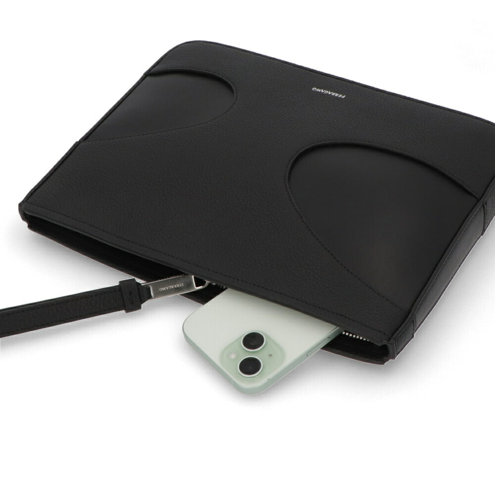 FERRAGAMO クラッチバッグ ブラック 241285 0764030