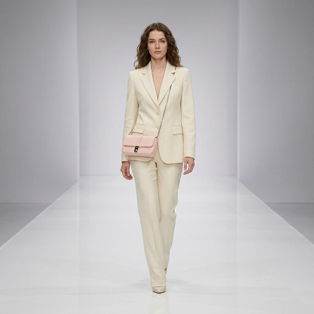FERRAGAMO ショルダーバッグ  ピンク チェーンバッグ クラッチバッグ 218340 769777