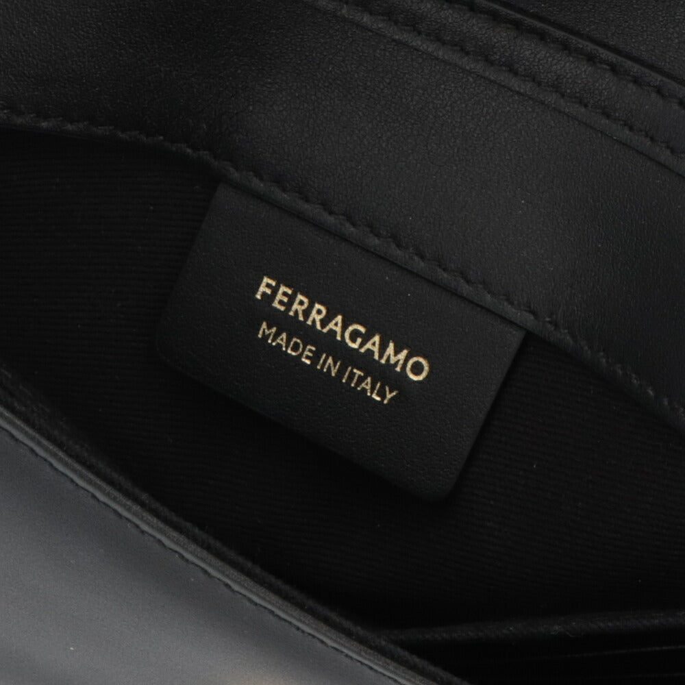 FERRAGAMO ショルダーバッグ  ブラック チェーンバッグ クラッチバッグ 218340 769779
