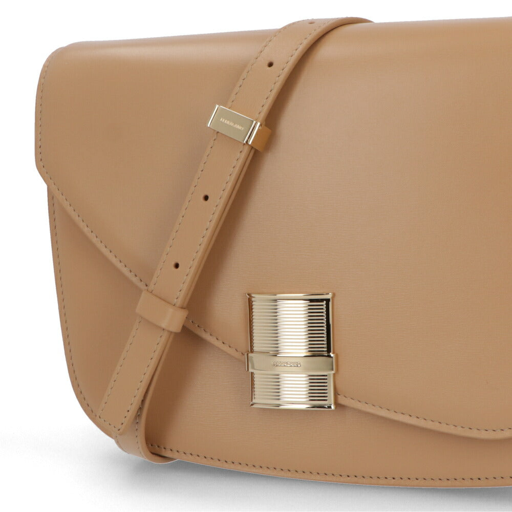 FERRAGAMO フェラガモ  ショルダーバッグ キャメル クロスボディバッグ フィアンマ 216798 769383