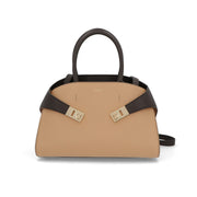 FERRAGAMO ハンドバッグ キャメル ハグ ショルダーバッグ 215608 774650