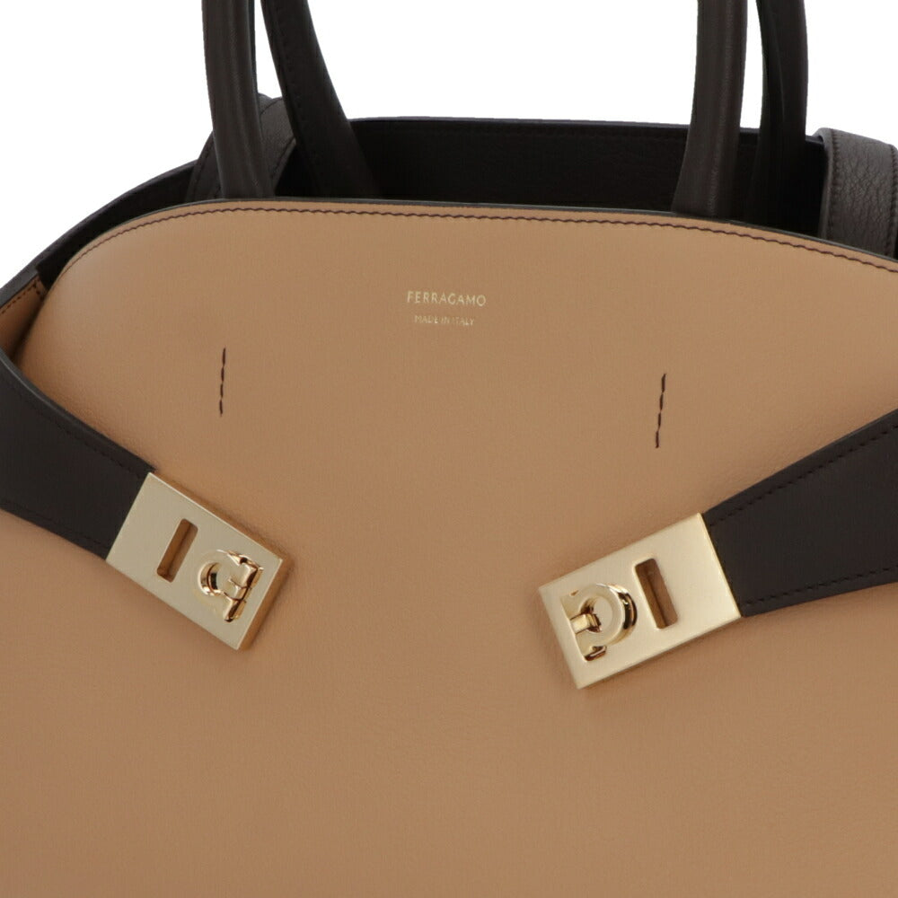 FERRAGAMO ハンドバッグ キャメル ハグ ショルダーバッグ 215608 774650
