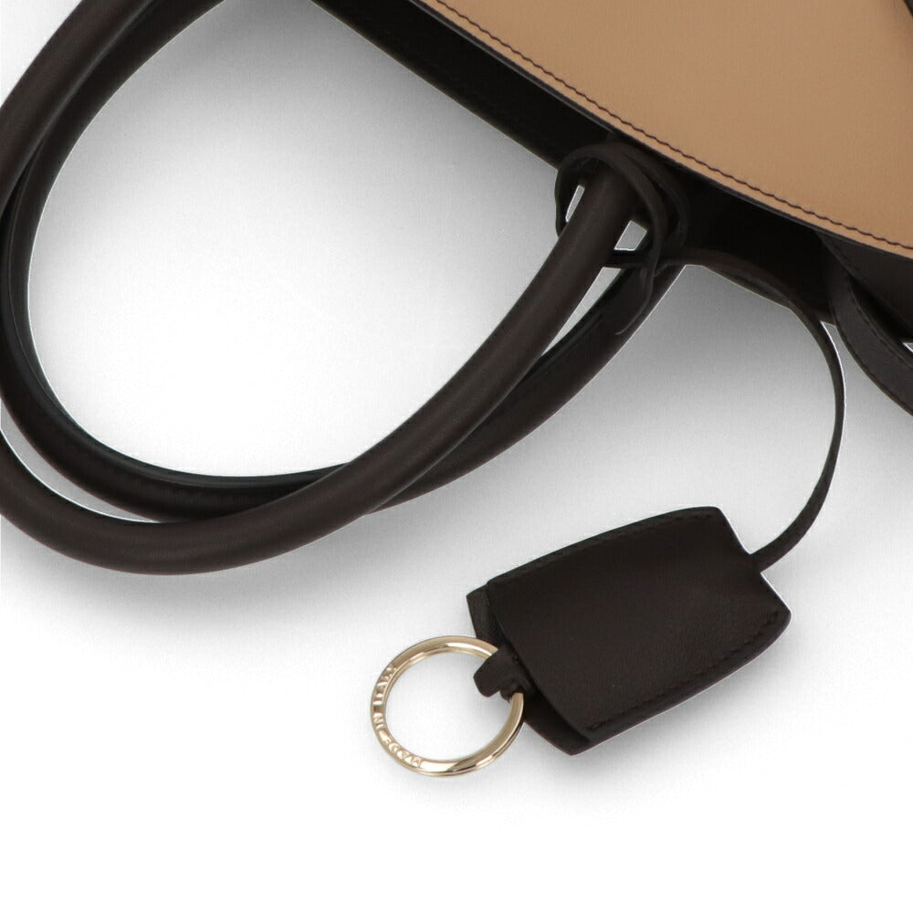FERRAGAMO ハンドバッグ キャメル ハグ ショルダーバッグ 215608 774650