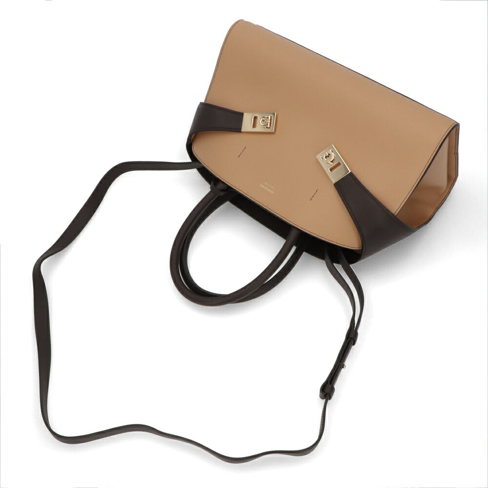 FERRAGAMO ハンドバッグ キャメル ハグ ショルダーバッグ 215608 774650