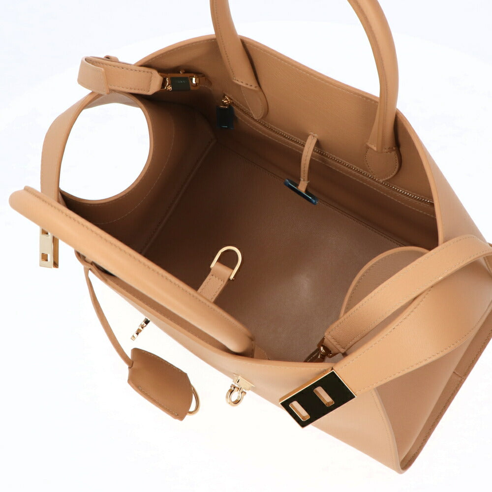 FERRAGAMO ハンドバッグ キャメル HUG 215608 769115
