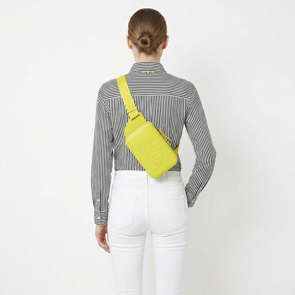 LOEWE ロエベ メンズ バッグ ショルダーバッグ MOLDED SLING イエロー系 クロスボディ ロゴ アナグラム モールデッドスリング B987W42X07