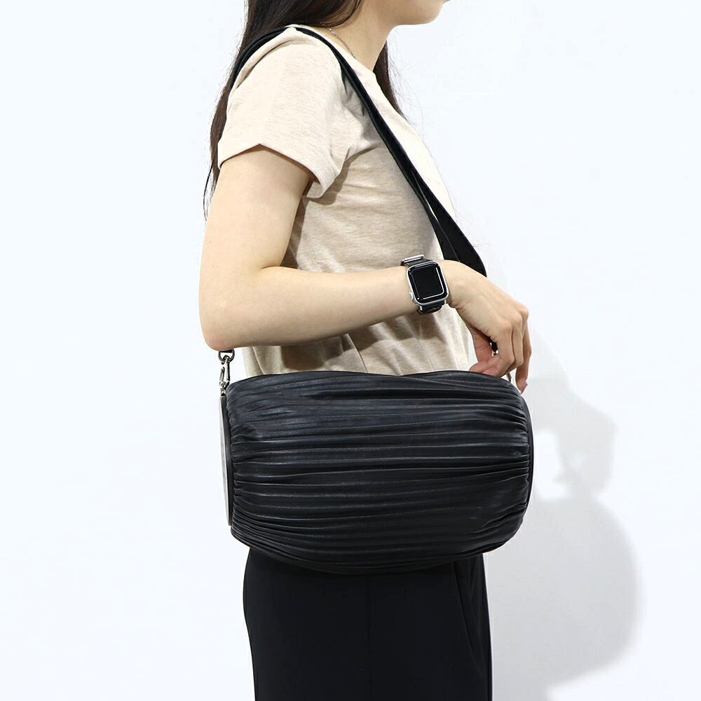 ロエベ LOEWE バッグ ショルダーバッグ レディース ブレスレットポーチ ブラック ラムスキン レザー ハンドバッグ 2way アナグラム ロゴ ブラック A912Y98X10