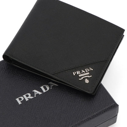 プラダ PRADA 財布 二つ折り財布 メンズ ブラック レザー サフィアーノ カードケース 小銭入れない ロゴプレート 小銭入れなし 2MO513 QME