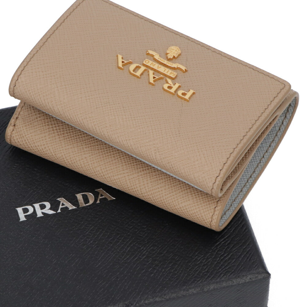 プラダ PRADA 財布 三つ折り財布 レディース ベージュ レザー サフィアーノ トライアングル ロゴ バイカラー ミニ財布 小銭入れ付き 1MH042 ZLP