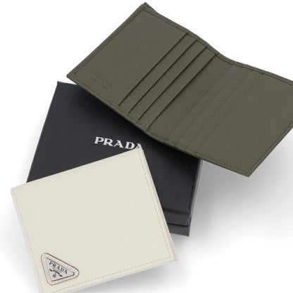 プラダ PRADA PRADA 財布 二つ折り財布 メンズ ホワイト カーキ レザー 二つ折り財布 サフィアーノ トライアングル ロゴ 小銭入れなし 2MO004 QHH
