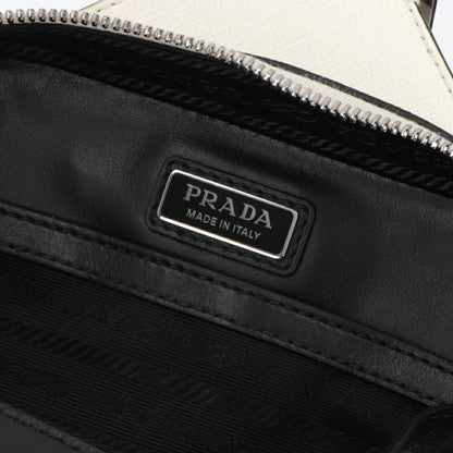 PRADA ショルダーバッグ ホワイト レザー トライアングルロゴ