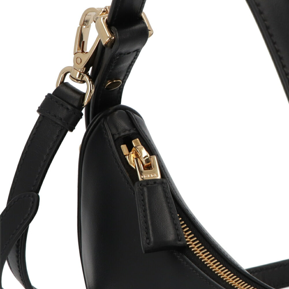 PRADA ショルダーバッグ 三日月バッグ トライアングルロゴ