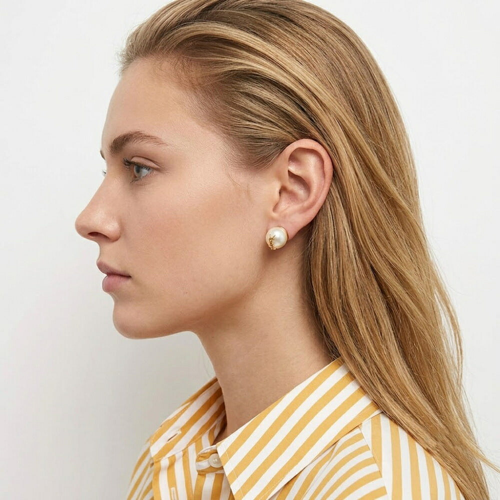 サンローラン SAINT LAURENT アクセサリー ピアス・イヤリング レディース  ゴールド 真鍮 ガラス カサンドラロゴ パール アシンメトリー ピアス 691563