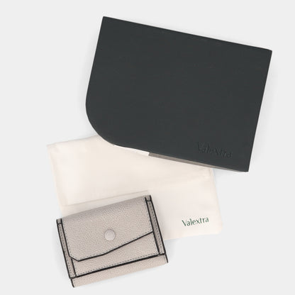 ヴァレクストラ VALEXTRA SGNL0026028LRLWF99 コンパクト パース 3つ折り財布 小銭入れ付き アッシュグレー 新品