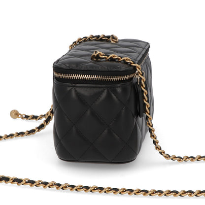 CHANEL バニティケース マトラッセ ブラック ラムスキン