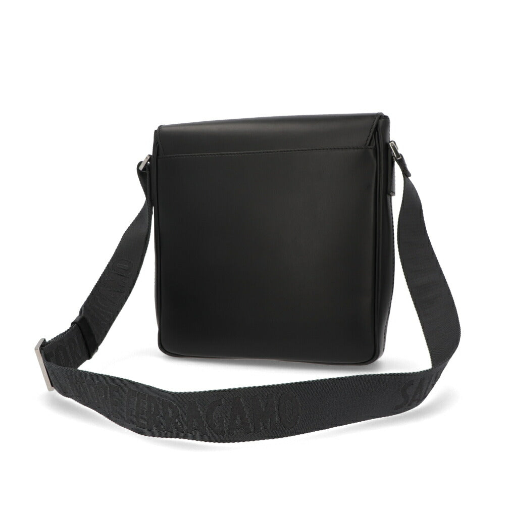 フェラガモ FERRAGAMO バッグ ショルダーバッグ メンズ Sランク レザー ブラック ロゴ シルバー金具  718969