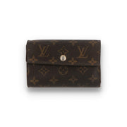【中古/Cランク】 LOUIS VUITTON ルイ ヴィトン ユニセックス 財布 三つ折り財布 ポルトフォイユ・アレクサンドラ ブラウン系 中古 ヴィンテージ モノグラム 小銭入れ付き M60047