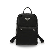 【中古/ABランク】 PRADA プラダ レディース バッグ リュック・デイパック ブラック ナイロン シリアルあり バックパック トライアングルロゴ 1BZ017